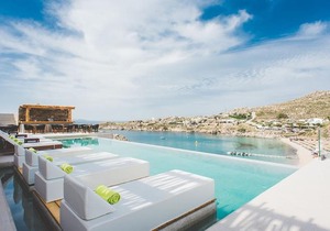 Super Paradise Suites