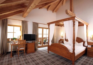Superior Double Room (hillside and forest view) - Hotel Blaue Gams