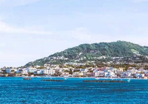 Superior two-room apartment 4 places in Residence in the center of Ischia Porto