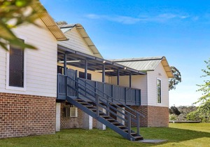 Sutton Forest Retreat - Sophie's Farmhouse