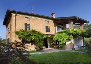Swimming pool villa with private chef on request