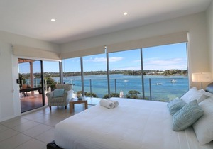 Sybella - 4 bedroom, views, location and even a pool -3+ nights