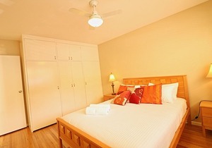 Sybella - 4 bedroom, views, location and even a pool -3+ nights