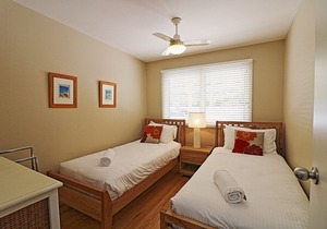 Sybella - 4 bedroom, views, location and even a pool -3+ nights