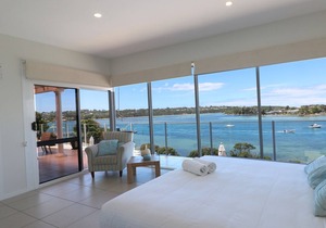 Sybella - 4 bedroom, views, location and even a pool -2+ nights