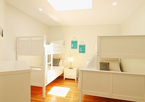Sybella - 4 bedroom, views, location and even a pool -2+ nights