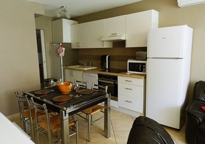 T3 cap edge of Antibes 100 meters from the beach