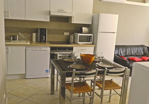 T3 cap edge of Antibes 100 meters from the beach