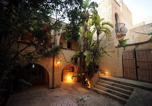 Ta’ Sannat Farmhouse in Sannat
