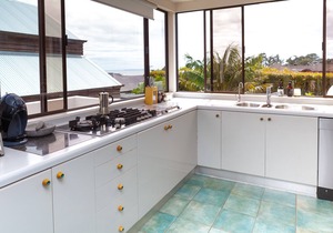 Takapuna with own beach access