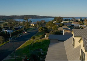 The Beach Retreat Eden 3 bedroom pet friendly apartment - 3+ night