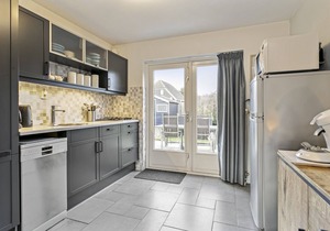 The beautifully decorated holiday home is located a short distance from the beaches in the front section of the green North Sea Park.