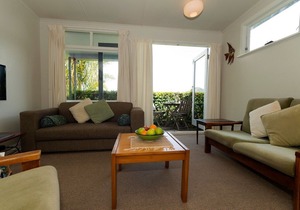 The Blue Bach - Coopers Beach Holiday Home