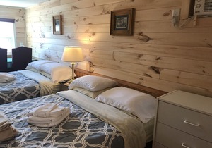 The Coastal Cabins- Cabin # 3 - walking minutes from the sandy beach