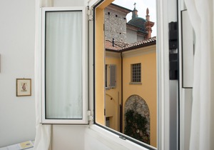 The Court of Zizi, the 'Cernobbio'
