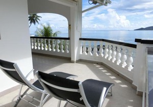 The Drake Seaside Apartment