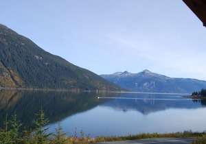 The Gathering Place Cabin #2, rustic cabin on the water, close to Chilkoot River