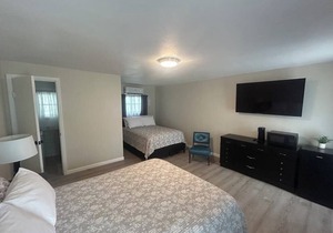 The Nueces River Retreat - Room #2