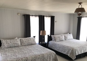 The Nueces River Retreat - Room #4