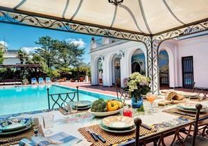 The Palace - Villa Escondida