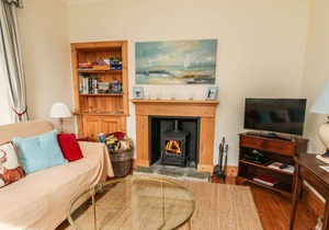 THE SCHOOL HOUSE, pet friendly, with open fire in Kilmartin