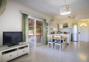 The Secret to Enjoying Your 5 Star Villa close to the Beach, Larnaca Villa 1389