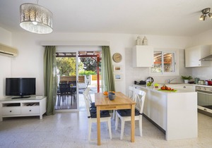 The Secret to Enjoying Your 5 Star Villa close to the Beach, Larnaca Villa 1389