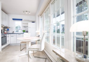 The stylish and very tasteful 53 m² apartment is located in a