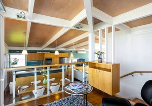 "The Tall House at Chiton Rocks" - Walk to the beach - Family friendly - Wifi
