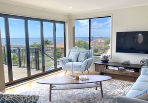 The Views - 4 Bedroom Home - Pet Friendly - 2+ Nights