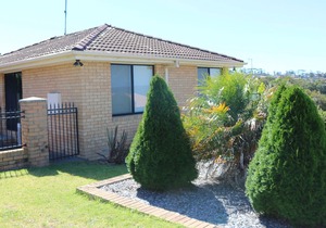 The Views - 4 Bedroom Home - Pet Friendly - 5+ Nights
