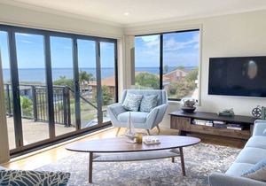 The Views - 4 Bedroom Home - Pet Friendly - 5+ Nights