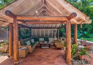 Thespina on the Beach (2/4 Rooms)