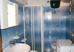 This apartment is located in a residential complex in front of the tourist port of Castelsardo, in S