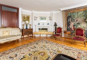 This apartment is a 3 bedroom(s), 2.5 bathrooms, located in Kadıköy, İstanbul.