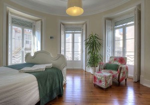 This apartment is very convenient for both tourists and business people.