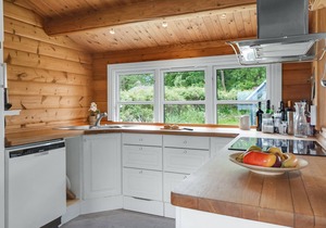 This atmospherically furnished holiday home is located in an idyllic area close to the marina.