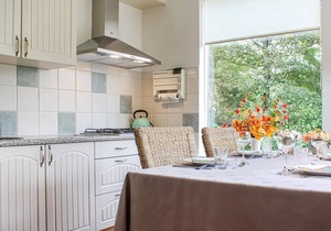 This beautiful, child-friendly semi-detached house for 4 people is located on a large plot of no les