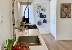 This completely renovated, tastefully decorated bungalow (non-smoking) is located within walking distance (1.5 km) of the Ouddorp beach.