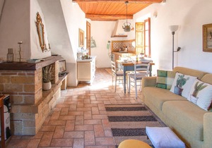 This vacation apartment is located in the center of the medieval town of Sorano.