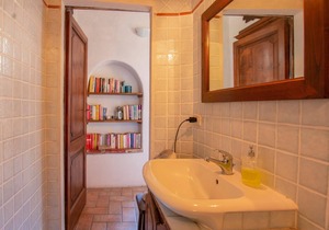 This vacation apartment is located in the center of the medieval town of Sorano.