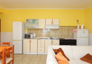 Three bedroom apartment with terrace and sea view Duće, Omiš (A-12687-b)