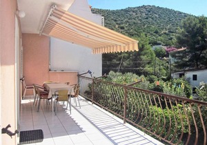 Three bedroom apartment with terrace and sea view Marina, Trogir (A-6116-c)