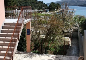 Three bedroom apartment with terrace and sea view Marina, Trogir (A-6116-c)