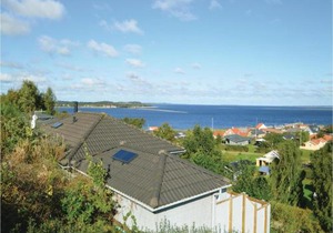 Three-Bedroom Holiday Home In Farso