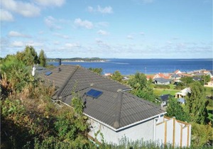 Three-Bedroom Holiday Home In Farso