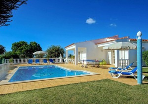 Three Bedroom Villa Licinia Guia