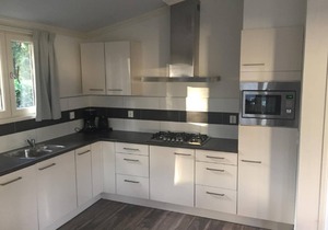 Tidy furnished chalet with a dishwasher