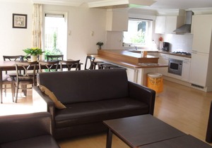Tidy holiday home with dishwasher