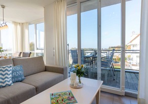 Top apartment in a quiet location only 80 meters to the beach